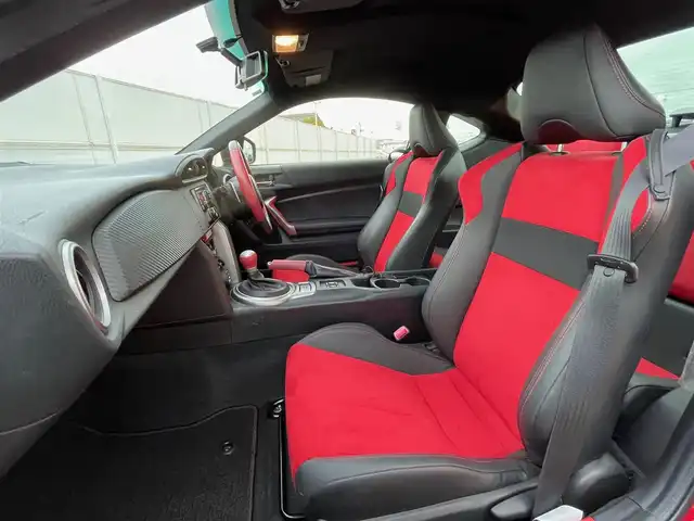 トヨタ ８６ GT リミテッド 岩手県 2015(平27)年 3万km ライトニングレッド 社外オーディオ/HIDオートライト/前席シートヒーター/純正17インチアルミホイール/スマートキー/ETC