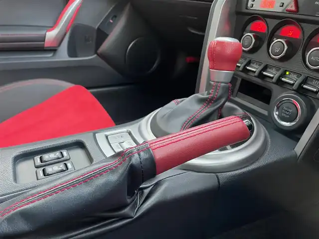 トヨタ ８６ GT リミテッド 岩手県 2015(平27)年 3万km ライトニングレッド 社外オーディオ/HIDオートライト/前席シートヒーター/純正17インチアルミホイール/スマートキー/ETC