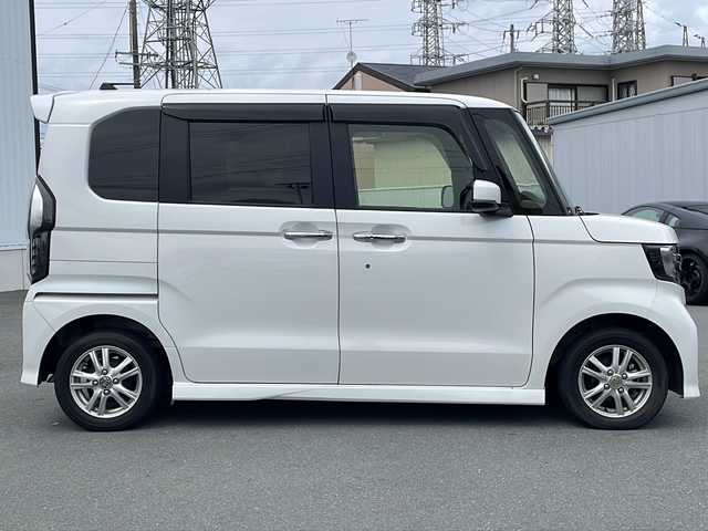ホンダ Ｎ ＢＯＸ カスタム L 三重県 2021(令3)年 4.5万km プラチナホワイトパール プッシュスタート/片側パワースライドドア/レーンキープアシスト/衝突軽減ブレーキ/アイドリングストップ/電動格納ミラー/レーダークルーズコントロール/ステアリングスイッチ/横滑り防止/コーナーセンサー/シートヒーター(前席)/オートライト/純正SDナビ(AM/FM/CD/BT)/シートカバー付き/フロアマット/リアサンシェード/LEDヘッドライト/バックカメラ/禁煙車