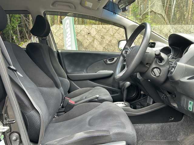 ホンダ フィット G スマートセレ ファインスタイル 京都府 2013(平25)年 6.8万km クリスタルブラックパール ワンオーナー/Pioneerナビ/・フルセグTV/CD/DVD/AM/FM/ビルトインETC/バックカメラ/ドライブレコーダー/オートライト/電格ウインカーミラー/ドアバイザー/純正フロアマット/リアワイパー/保証書/取説/スマートキースペア有