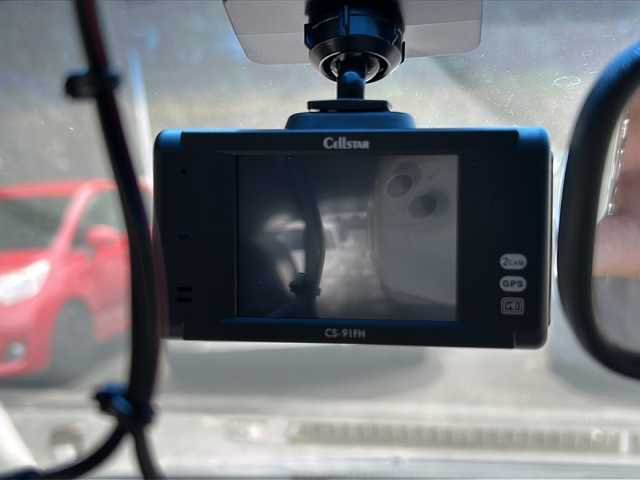 ホンダ フィット G スマートセレ ファインスタイル 京都府 2013(平25)年 6.8万km クリスタルブラックパール ワンオーナー/Pioneerナビ/・フルセグTV/CD/DVD/AM/FM/ビルトインETC/バックカメラ/ドライブレコーダー/オートライト/電格ウインカーミラー/ドアバイザー/純正フロアマット/リアワイパー/保証書/取説/スマートキースペア有