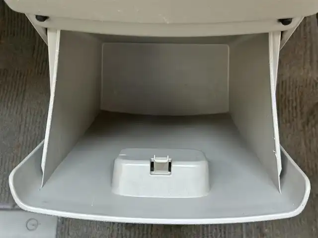 トヨタ ポルテ 130i 兵庫県 2009(平21)年 12.7万km ホワイトパールクリスタルシャイン 社外ナビ/CD/USB/ワンセグTV/ETC/片側パワースライドドア/電動格納ミラー/純正フロアマット/取扱説明書・保証書