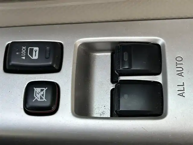 トヨタ ポルテ 130i 兵庫県 2009(平21)年 12.7万km ホワイトパールクリスタルシャイン 社外ナビ/CD/USB/ワンセグTV/ETC/片側パワースライドドア/電動格納ミラー/純正フロアマット/取扱説明書・保証書