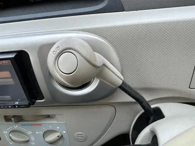 トヨタ ポルテ 130i 兵庫県 2009(平21)年 12.7万km ホワイトパールクリスタルシャイン 社外ナビ/CD/USB/ワンセグTV/ETC/片側パワースライドドア/電動格納ミラー/純正フロアマット/取扱説明書・保証書
