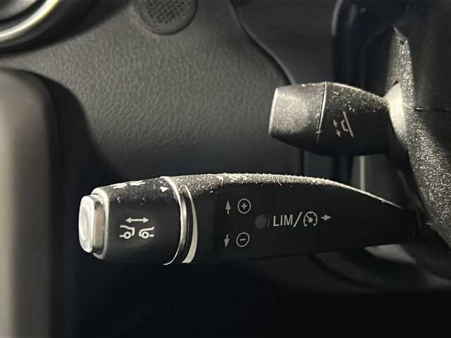 メルセデス・ベンツ ＳＬＫ２００ エクスクルーシブ 山口県 2015(平27)年 4.2万km ポーラホワイト 純正ナビ（フルセグTV、Bluetooth）/デジタルインナーミラー/バックカメラ/レーダークルーズコントロール/HIDオートライト/黒革シート/前席シートヒーター/純正18インチアルミホイール/前後コーナーセンサー/アイドリングストップ/衝突被害軽減ブレーキ