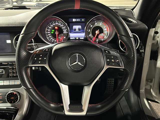 メルセデス・ベンツ ＳＬＫ２００ エクスクルーシブ 山口県 2015(平27)年 4.2万km ポーラホワイト 純正ナビ（フルセグTV、Bluetooth）/デジタルインナーミラー/バックカメラ/レーダークルーズコントロール/HIDオートライト/黒革シート/前席シートヒーター/純正18インチアルミホイール/前後コーナーセンサー/アイドリングストップ/衝突被害軽減ブレーキ