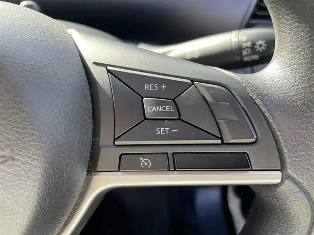 日産 セレナ X 岩手県 2016(平28)年 8.2万km ダイヤモンドブラック 純正9インチSDナビ/AM/FM/CD/DVD/Bluetooth/フルセグTV/バックカメラ/アラウンドビューモニター/ETC/片側パワースライドドア/フリップダウンモニター/クルーズコントロール/衝突被害軽減ブレーキ/横滑り防止装置/コーナーセンサー/アイドリングストップ/オートライト/スマートキー/プッシュスタート/電動格納ミラー/社外15インチAW/純正フロアマット/ドアバイザー