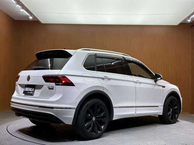 フォルクスワーゲン ティグアン TDI 4モーション Rライン 千葉県 2019(平31)年 5.6万km オリックスホワイトパールエフェクト パノラマSR　/純正ナビ　/360°カメラ　/ACC　/バーチャルCP　/黒革　/シートヒーター　/パワーシート　/LEDヘッドライト　/ハイビームアシスト　/パーキングアシスト　/電動リアゲート　/ETC　/純正20インチAW