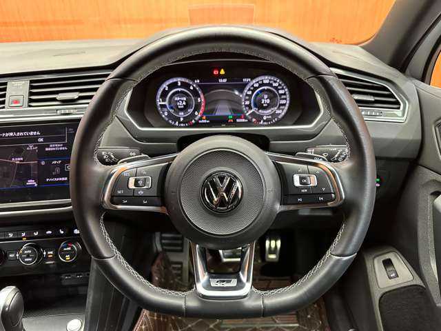 フォルクスワーゲン ティグアン TDI 4モーション Rライン 千葉県 2019(平31)年 5.6万km オリックスホワイトパールエフェクト パノラマSR　/純正ナビ　/360°カメラ　/ACC　/バーチャルCP　/黒革　/シートヒーター　/パワーシート　/LEDヘッドライト　/ハイビームアシスト　/パーキングアシスト　/電動リアゲート　/ETC　/純正20インチAW