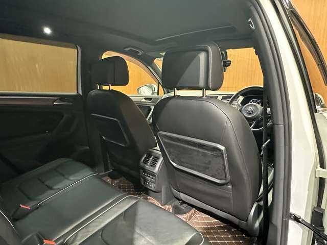 フォルクスワーゲン ティグアン TDI 4モーション Rライン 千葉県 2019(平31)年 5.6万km オリックスホワイトパールエフェクト パノラマSR　/純正ナビ　/360°カメラ　/ACC　/バーチャルCP　/黒革　/シートヒーター　/パワーシート　/LEDヘッドライト　/ハイビームアシスト　/パーキングアシスト　/電動リアゲート　/ETC　/純正20インチAW