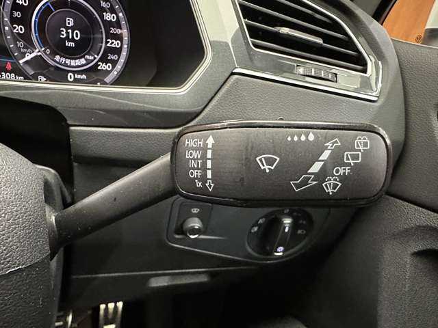 フォルクスワーゲン ティグアン TDI 4モーション Rライン 千葉県 2019(平31)年 5.6万km オリックスホワイトパールエフェクト パノラマSR　/純正ナビ　/360°カメラ　/ACC　/バーチャルCP　/黒革　/シートヒーター　/パワーシート　/LEDヘッドライト　/ハイビームアシスト　/パーキングアシスト　/電動リアゲート　/ETC　/純正20インチAW