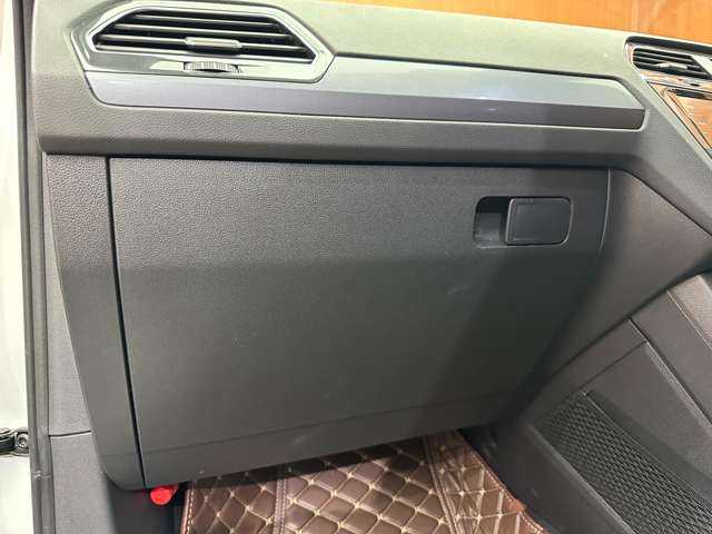 フォルクスワーゲン ティグアン TDI 4モーション Rライン 千葉県 2019(平31)年 5.6万km オリックスホワイトパールエフェクト パノラマSR　/純正ナビ　/360°カメラ　/ACC　/バーチャルCP　/黒革　/シートヒーター　/パワーシート　/LEDヘッドライト　/ハイビームアシスト　/パーキングアシスト　/電動リアゲート　/ETC　/純正20インチAW