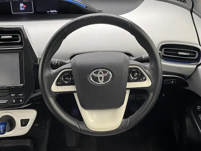 トヨタ プリウス S ツーリングセレクション 兵庫県 2016(平28)年 8.4万km 黒 純正9インチSDナビ(CD/DVD/SD/Bluetooth/フルセグ)/バックカメラ/前後ドライブレコーダー/シートヒーター/レザーシート/社外スポイラー(F.S.R)/コーナーセンサー/LEDヘッドライト/純正17インチアルミホイール/純正フロアマット/ビルトインETC/ナビレディパッケージ