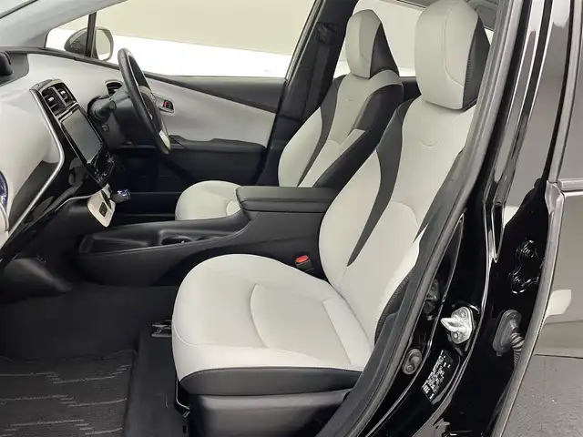 トヨタ プリウス S ツーリングセレクション 兵庫県 2016(平28)年 8.4万km 黒 純正9インチSDナビ(CD/DVD/SD/Bluetooth/フルセグ)/バックカメラ/前後ドライブレコーダー/シートヒーター/レザーシート/社外スポイラー(F.S.R)/コーナーセンサー/LEDヘッドライト/純正17インチアルミホイール/純正フロアマット/ビルトインETC/ナビレディパッケージ