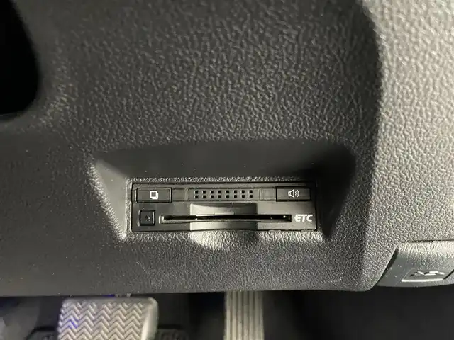 トヨタ プリウス S ツーリングセレクション 兵庫県 2016(平28)年 8.4万km 黒 純正9インチSDナビ(CD/DVD/SD/Bluetooth/フルセグ)/バックカメラ/前後ドライブレコーダー/シートヒーター/レザーシート/社外スポイラー(F.S.R)/コーナーセンサー/LEDヘッドライト/純正17インチアルミホイール/純正フロアマット/ビルトインETC/ナビレディパッケージ