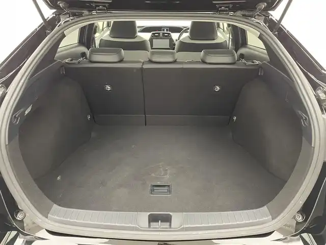 トヨタ プリウス S ツーリングセレクション 兵庫県 2016(平28)年 8.4万km 黒 純正9インチSDナビ(CD/DVD/SD/Bluetooth/フルセグ)/バックカメラ/前後ドライブレコーダー/シートヒーター/レザーシート/社外スポイラー(F.S.R)/コーナーセンサー/LEDヘッドライト/純正17インチアルミホイール/純正フロアマット/ビルトインETC/ナビレディパッケージ