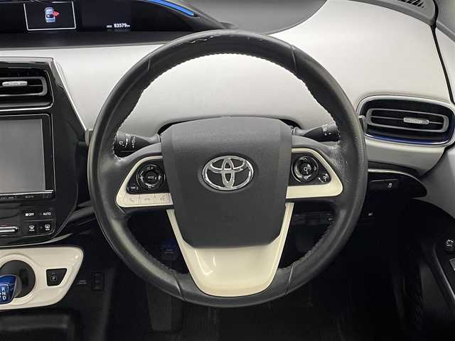 トヨタ プリウス S ツーリングセレクション 兵庫県 2016(平28)年 8.4万km 黒 純正9インチSDナビ(CD/DVD/SD/Bluetooth/フルセグ)/バックカメラ/前後ドライブレコーダー/シートヒーター/レザーシート/社外スポイラー(F.S.R)/コーナーセンサー/LEDヘッドライト/純正17インチアルミホイール/純正フロアマット/ビルトインETC/ナビレディパッケージ