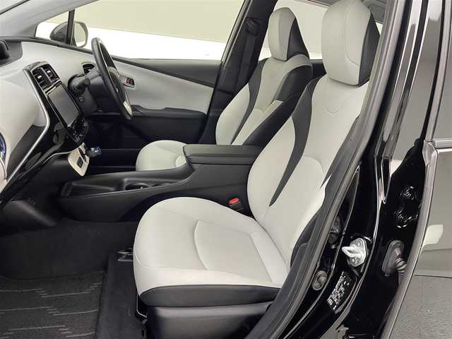 トヨタ プリウス S ツーリングセレクション 兵庫県 2016(平28)年 8.4万km 黒 純正9インチSDナビ(CD/DVD/SD/Bluetooth/フルセグ)/バックカメラ/前後ドライブレコーダー/シートヒーター/レザーシート/社外スポイラー(F.S.R)/コーナーセンサー/LEDヘッドライト/純正17インチアルミホイール/純正フロアマット/ビルトインETC/ナビレディパッケージ