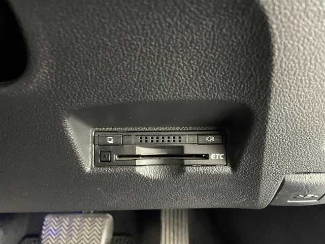 トヨタ プリウス S ツーリングセレクション 兵庫県 2016(平28)年 8.4万km 黒 純正9インチSDナビ(CD/DVD/SD/Bluetooth/フルセグ)/バックカメラ/前後ドライブレコーダー/シートヒーター/レザーシート/社外スポイラー(F.S.R)/コーナーセンサー/LEDヘッドライト/純正17インチアルミホイール/純正フロアマット/ビルトインETC/ナビレディパッケージ