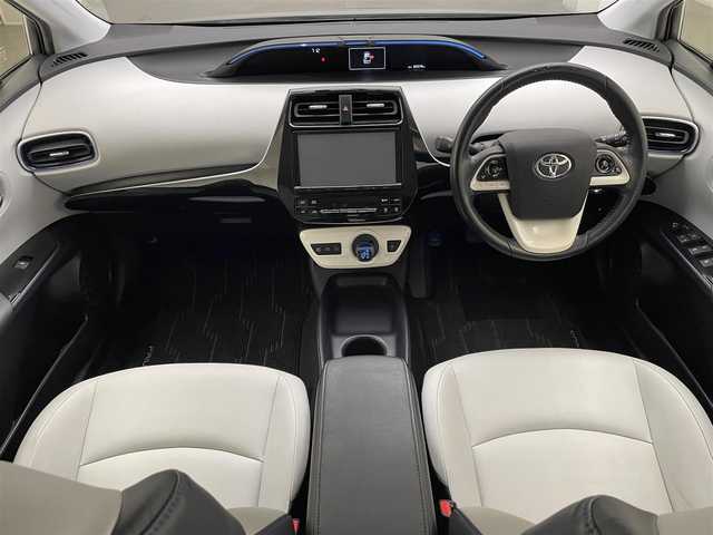 トヨタ プリウス S ツーリングセレクション 兵庫県 2016(平28)年 8.4万km 黒 純正9インチSDナビ(CD/DVD/SD/Bluetooth/フルセグ)/バックカメラ/前後ドライブレコーダー/シートヒーター/レザーシート/社外スポイラー(F.S.R)/コーナーセンサー/LEDヘッドライト/純正17インチアルミホイール/純正フロアマット/ビルトインETC/ナビレディパッケージ