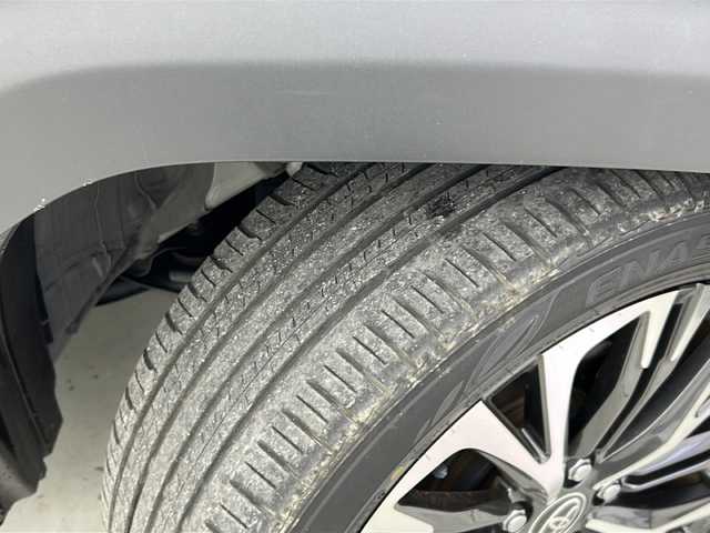 トヨタ ヤリスクロス ハイブリッド Z 宮城県 2021(令3)年 4.1万km シルバーメタリック 禁煙車/トヨタセーフティーセンス/・レーダークルーズコントロール/・レーントレーシングアシスト/・プリクラッシュセーフティーシステム/・ロードサインアシスト/・オートマチックハイビーム/・パーキングサポートブレーキ/ブラインドスポットモニター/純正8インチディスプレイオーディオ/（BT.AM.FM.Applecarplay。AndroidAuto）/バックカメラ/フルセグテレビ/ビルトインETC２．０/前後ドライブレコーダー/電動パーキングブレーキ/AUTOHOLD/前席シートヒーター/運転席パワーシート/ハーフレザーシート/革巻きステアリング/ステアリングスイッチ/プッシュスタート/スマートキー（2本）/純正フロアマット/純正18インチアルミホイール/LEDヘッドライト/横滑り防止機能/アイドリングストップ