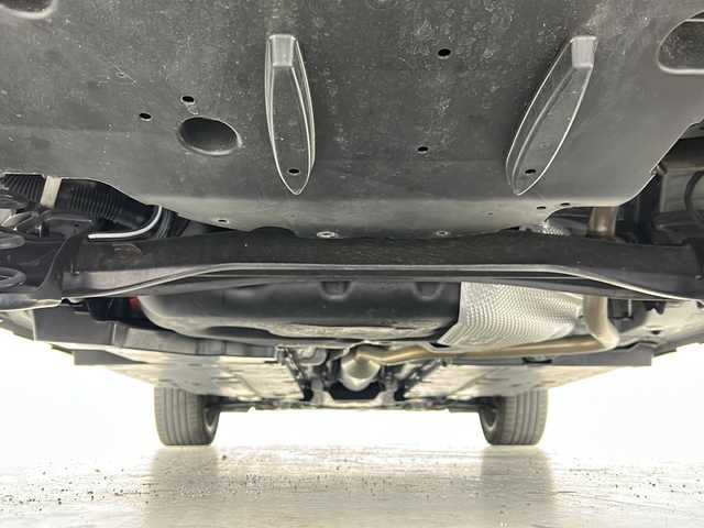 トヨタ ヤリスクロス ハイブリッド Z 宮城県 2021(令3)年 4.1万km シルバーメタリック 禁煙車/トヨタセーフティーセンス/・レーダークルーズコントロール/・レーントレーシングアシスト/・プリクラッシュセーフティーシステム/・ロードサインアシスト/・オートマチックハイビーム/・パーキングサポートブレーキ/ブラインドスポットモニター/純正8インチディスプレイオーディオ/（BT.AM.FM.Applecarplay。AndroidAuto）/バックカメラ/フルセグテレビ/ビルトインETC２．０/前後ドライブレコーダー/電動パーキングブレーキ/AUTOHOLD/前席シートヒーター/運転席パワーシート/ハーフレザーシート/革巻きステアリング/ステアリングスイッチ/プッシュスタート/スマートキー（2本）/純正フロアマット/純正18インチアルミホイール/LEDヘッドライト/横滑り防止機能/アイドリングストップ