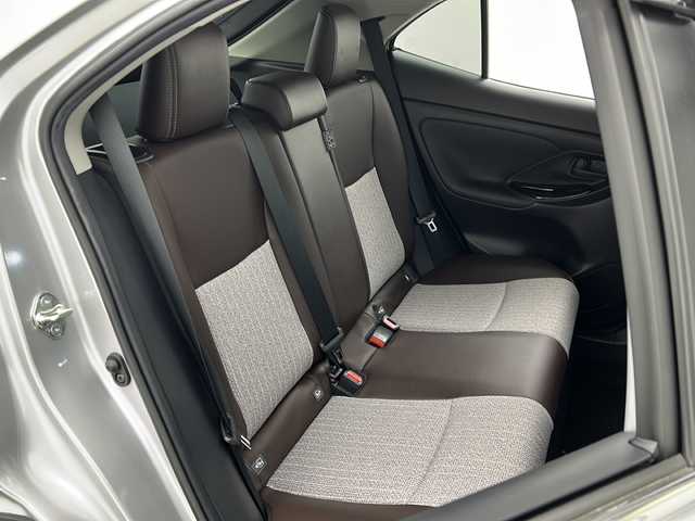 トヨタ ヤリスクロス ハイブリッド Z 宮城県 2021(令3)年 4.1万km シルバーメタリック 禁煙車/トヨタセーフティーセンス/・レーダークルーズコントロール/・レーントレーシングアシスト/・プリクラッシュセーフティーシステム/・ロードサインアシスト/・オートマチックハイビーム/・パーキングサポートブレーキ/ブラインドスポットモニター/純正8インチディスプレイオーディオ/（BT.AM.FM.Applecarplay。AndroidAuto）/バックカメラ/フルセグテレビ/ビルトインETC２．０/前後ドライブレコーダー/電動パーキングブレーキ/AUTOHOLD/前席シートヒーター/運転席パワーシート/ハーフレザーシート/革巻きステアリング/ステアリングスイッチ/プッシュスタート/スマートキー（2本）/純正フロアマット/純正18インチアルミホイール/LEDヘッドライト/横滑り防止機能/アイドリングストップ