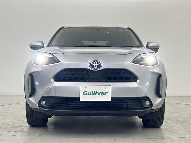 トヨタ ヤリスクロス ハイブリッド Z 宮城県 2021(令3)年 4.1万km シルバーメタリック 禁煙車/トヨタセーフティーセンス/・レーダークルーズコントロール/・レーントレーシングアシスト/・プリクラッシュセーフティーシステム/・ロードサインアシスト/・オートマチックハイビーム/・パーキングサポートブレーキ/ブラインドスポットモニター/純正8インチディスプレイオーディオ/（BT.AM.FM.Applecarplay。AndroidAuto）/バックカメラ/フルセグテレビ/ビルトインETC２．０/前後ドライブレコーダー/電動パーキングブレーキ/AUTOHOLD/前席シートヒーター/運転席パワーシート/ハーフレザーシート/革巻きステアリング/ステアリングスイッチ/プッシュスタート/スマートキー（2本）/純正フロアマット/純正18インチアルミホイール/LEDヘッドライト/横滑り防止機能/アイドリングストップ