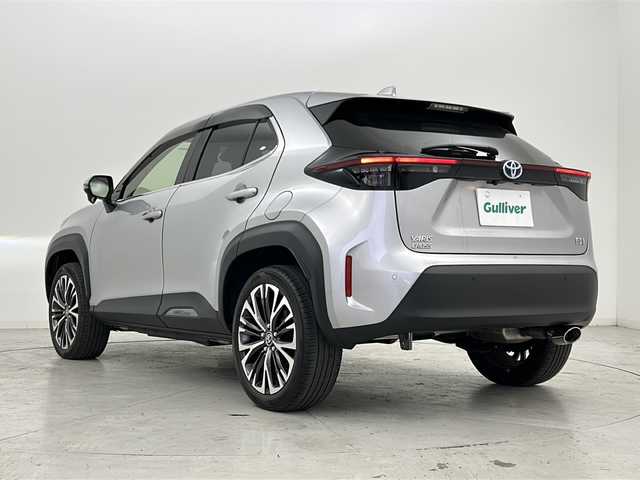 トヨタ ヤリスクロス ハイブリッド Z 宮城県 2021(令3)年 4.1万km シルバーメタリック 禁煙車/トヨタセーフティーセンス/・レーダークルーズコントロール/・レーントレーシングアシスト/・プリクラッシュセーフティーシステム/・ロードサインアシスト/・オートマチックハイビーム/・パーキングサポートブレーキ/ブラインドスポットモニター/純正8インチディスプレイオーディオ/（BT.AM.FM.Applecarplay。AndroidAuto）/バックカメラ/フルセグテレビ/ビルトインETC２．０/前後ドライブレコーダー/電動パーキングブレーキ/AUTOHOLD/前席シートヒーター/運転席パワーシート/ハーフレザーシート/革巻きステアリング/ステアリングスイッチ/プッシュスタート/スマートキー（2本）/純正フロアマット/純正18インチアルミホイール/LEDヘッドライト/横滑り防止機能/アイドリングストップ