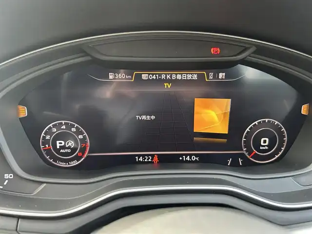 アウディ Ａ５ SB 45TFSIクワトロ スポーツ 福岡県 2019(令1)年 1.3万km グレイシアホワイトメタリック アシスタンスパッケージ/Audiプレセンス/Audiサイドアシスト/レーンキープアシスト/マトリクスLED/バーチャルコックピット　/ハーフレザーシート/前席シートヒーター/純正ナビ/フルセグTV/全方位カメラ/バックカメラ/Ｂｌｕｅｔｏｏｔｈ/ｃａｒｐｌａｙ　/パワーバックドア/前後ドライブレコーダー　/純正18インチアルミホイール/ETC2.0