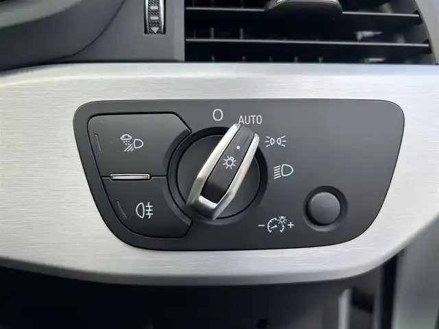 アウディ Ａ５ SB 45TFSIクワトロ スポーツ 福岡県 2019(令1)年 1.3万km グレイシアホワイトメタリック アシスタンスパッケージ/Audiプレセンス/Audiサイドアシスト/レーンキープアシスト/マトリクスLED/バーチャルコックピット　/ハーフレザーシート/前席シートヒーター/純正ナビ/フルセグTV/全方位カメラ/バックカメラ/Ｂｌｕｅｔｏｏｔｈ/ｃａｒｐｌａｙ　/パワーバックドア/前後ドライブレコーダー　/純正18インチアルミホイール/ETC2.0