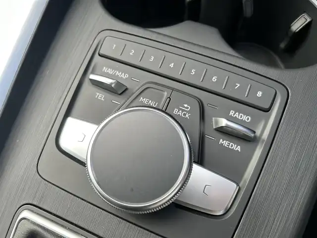 アウディ Ａ５ SB 45TFSIクワトロ スポーツ 福岡県 2019(令1)年 1.3万km グレイシアホワイトメタリック アシスタンスパッケージ/Audiプレセンス/Audiサイドアシスト/レーンキープアシスト/マトリクスLED/バーチャルコックピット　/ハーフレザーシート/前席シートヒーター/純正ナビ/フルセグTV/全方位カメラ/バックカメラ/Ｂｌｕｅｔｏｏｔｈ/ｃａｒｐｌａｙ　/パワーバックドア/前後ドライブレコーダー　/純正18インチアルミホイール/ETC2.0