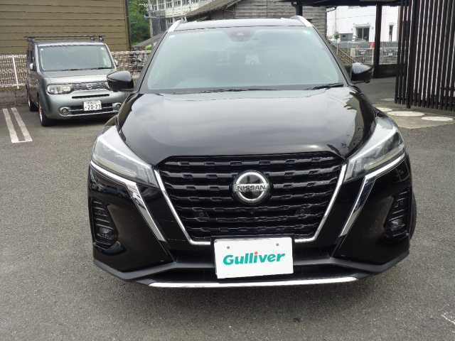 日産 キックス X 鹿児島県 2021(令3)年 1.9万km ピュアブラック 純正9インチメモリーナビゲーション（ＭＭ321Ｄ-Ｌ）/フルセグＴＶ．DVD．ＣＤ．ブルーツゥース．ＳＤ録音．再生/USB.AM/FMラジオ/プロパイロット/インテリジェントアラウンドビューモニター/インテリジェントスマートインナーミラー/ビルトイン2.0ETC/セーフティアシスト/ナビ連動前後ドラレコ（ＤＨ5ーＤ）/USBポート前席　後席付き/LEDオートライト&フォグランプ/アドバンスドドライブアシストディスプレイメーター/電動パーキングブレーキ/オートブレーキホールド/シルバールーフレール/オートエアコン/リアトランクトノカバー/リモコンキーＸ2/取扱説明書　ナビ取説　保証書 ETC取説　ドラレコ取説有り