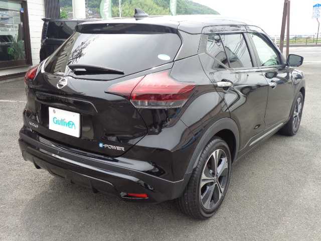 日産 キックス X 鹿児島県 2021(令3)年 1.9万km ピュアブラック 純正9インチメモリーナビゲーション（ＭＭ321Ｄ-Ｌ）/フルセグＴＶ．DVD．ＣＤ．ブルーツゥース．ＳＤ録音．再生/USB.AM/FMラジオ/プロパイロット/インテリジェントアラウンドビューモニター/インテリジェントスマートインナーミラー/ビルトイン2.0ETC/セーフティアシスト/ナビ連動前後ドラレコ（ＤＨ5ーＤ）/USBポート前席　後席付き/LEDオートライト&フォグランプ/アドバンスドドライブアシストディスプレイメーター/電動パーキングブレーキ/オートブレーキホールド/シルバールーフレール/オートエアコン/リアトランクトノカバー/リモコンキーＸ2/取扱説明書　ナビ取説　保証書 ETC取説　ドラレコ取説有り