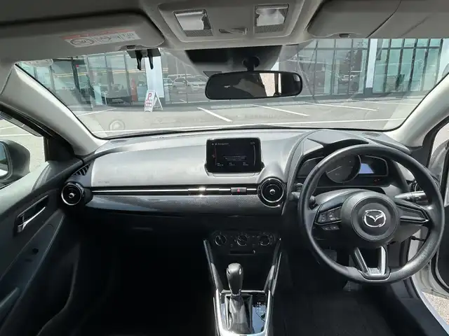 マツダ デミオ 15S 栃木県 2019(平31)年 7.5万km アークティックホワイト スマート・ブレーキ・サポート/純正7インチナビ/Bluetooth/USB/ETC/スマートキー/プッシュスタート/ステアリングリモコン/オートライト/車線逸脱センサー/アイドリングストップ/横滑り防止装置/取説/ドアバイザー/電動格納ミラー