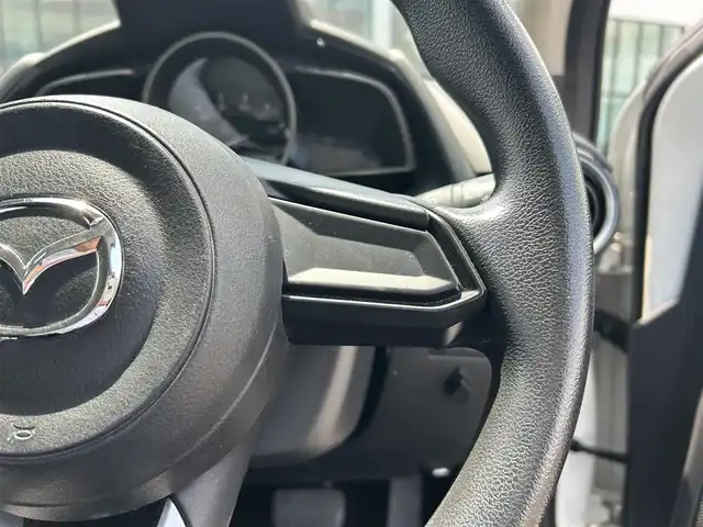 マツダ デミオ 15S 栃木県 2019(平31)年 7.5万km アークティックホワイト スマート・ブレーキ・サポート/純正7インチナビ/Bluetooth/USB/ETC/スマートキー/プッシュスタート/ステアリングリモコン/オートライト/車線逸脱センサー/アイドリングストップ/横滑り防止装置/取説/ドアバイザー/電動格納ミラー