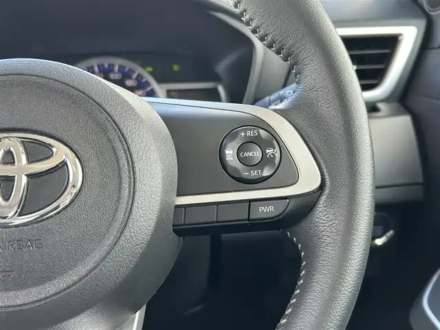 トヨタ ルーミー カスタムG 福岡県 2021(令3)年 2.5万km パールホワイトⅢ ・純正9インチディスプレイオーディオ/（ラジオ/フルセグ/Bluetooth/USB/iPod/交通情報）/・両側パワースライドドア/・アラウンドビューモニター/・ビルドインETC/・衝突被害軽減システム/・クリアランスソナー/・横滑り防止装置/・LEDヘッドライト/・追従型クルーズコントロール/・電動パーキングブレーキ/・ステアリングスイッチ/・オート電動格納ミラー/・D/N席シートヒーター/・ドアバイザー/・リアテーブル/・ISOFIX
