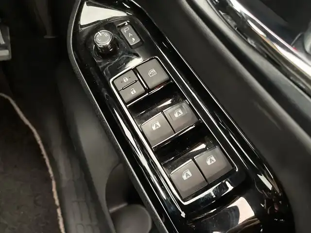 トヨタ ノア Si ダブルバイビー 千葉県 2018(平30)年 4万km ブラッキッシュアゲハガラスフレーク 純正10インSDリナビ/(ＦＭ／ＡＭ／ＣＤ／ＤＶＤ／フルセグ/Bluetooth)/フリップダウンモニター/ハーフレザーシート/バックカメラ/衝突被害軽減システム/車線逸脱警報/クルーズコントロール/両側パワースライドドア/横滑り防止装置/ETC/アイドリングストップ/LEDヘッドライト/フォグランプ/オートライト/ウィンカーミラー/電動格納ミラー/純正16インチAW/シートリフター/禁煙車/プッシュスタート/スマートキー/フロアマット/ドアバイザー/スペアキー/保証書