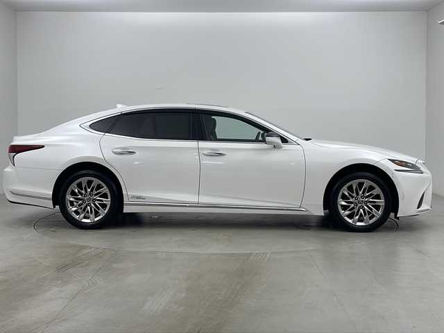 レクサス ＬＳ 500h Iパッケージ 道央・札幌 2018(平30)年 5.7万km ソニッククォーツ ・4WD/・寒冷地仕様/・純正ナビ（CD/DVD/BT/USB/AUX/フルセグ）/・全方位モニター/・サンルーフ/・PCS/・BSM/・PKSA/・HUD/・エアサスペンション/・デジタルインナーミラー/・レーダークルーズコントロール/・パドルシフト/・D/Nシートヒーター/・D/Nベンチレーション/・ステアリングヒーター/・ドアミラーヒーター/・D/Nパワーシート/・Dメモリーシート/・フロントカメラ/・バックカメラ/・バックフォグ/・純正１９インチAW