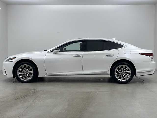 レクサス ＬＳ 500h Iパッケージ 道央・札幌 2018(平30)年 5.7万km ソニッククォーツ ・4WD/・寒冷地仕様/・純正ナビ（CD/DVD/BT/USB/AUX/フルセグ）/・全方位モニター/・サンルーフ/・PCS/・BSM/・PKSA/・HUD/・エアサスペンション/・デジタルインナーミラー/・レーダークルーズコントロール/・パドルシフト/・D/Nシートヒーター/・D/Nベンチレーション/・ステアリングヒーター/・ドアミラーヒーター/・D/Nパワーシート/・Dメモリーシート/・フロントカメラ/・バックカメラ/・バックフォグ/・純正１９インチAW