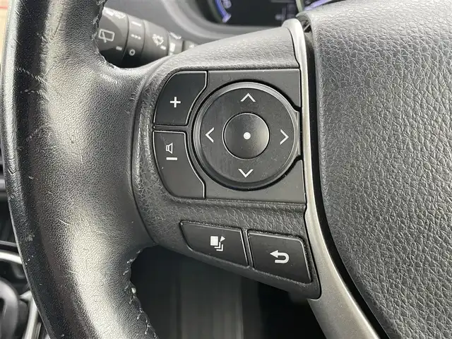 トヨタ エスクァイア ハイブリッド Gi ブラックテーラード 大阪府 2016(平28)年 6.7万km スパークリングブラックパールクリスタルシャイン ALPINE9インチナビ/・AM/FM/・CD/DVD/SD/・Bluetooth/・フルセグTV/バックカメラ/フリップダウンモニター/ステアリングスイッチ/ウッドコンビステアリング/前方ドライブレコーダー/ビルトインETC/クルーズコントロール/前席シートヒーター/両側パワースライドドア/プリクラッシュセーフティ/レーンディパーチャーアラート/先行車発進告知/オートハイビーム/オートマチックヘッドライト/フォグランプ/リアロールサンシェード/オートリトラミラー/シートリフター/純正15インチアルミホイール