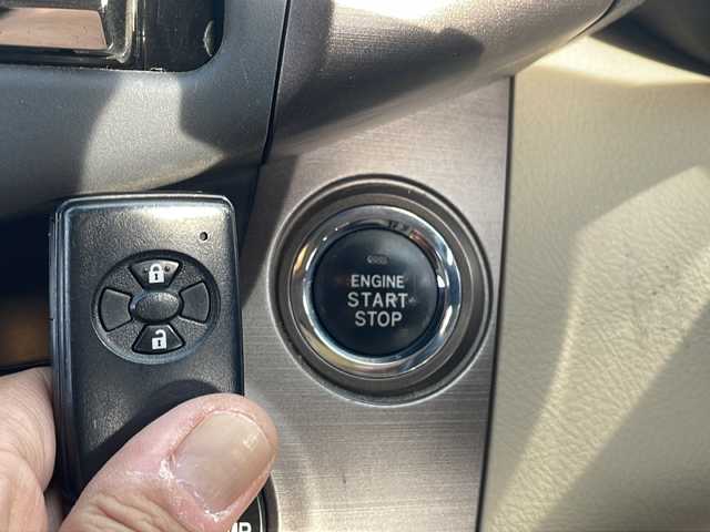 トヨタ ヴァンガード 240S 道東・釧路十勝 2008(平20)年 11.6万km ブラック 4WD/サンルーフ　/社外オーディオ　/(AM/FM/ＣＤ再生)　/ＥＴＣ　/クルーズコントロール/MTモード付AT/横滑り防止装置/アイドリングストップ　/スマートキー/プッシュスタート　/純正ＨＩＤヘッドライト　/純正フロアマット/社外２０インチアルミホイール　