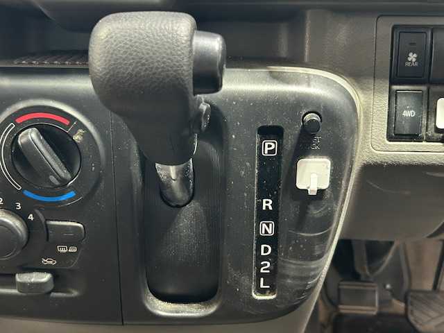 スズキ エブリイ JOIN 宮城県 2019(令1)年 4.2万km シルキーシルバーメタリック 4WD/スズキセーフティサポート/・衝突軽減ブレーキ/・車線逸脱警報装置/・コーナーセンサー/社外ナビ/・型番：CN-RA05WD/・フルセグTV/Bluetooth/CD/DVD/・バックカメラ/両側スライドドア/リモコンキー/・スペアキー/オートライト/・ヘッドライトレベライザー/純正ラバーマット/ドアバイザー/社外AW付スタッドレスタイヤ積込/・145R12 4mm