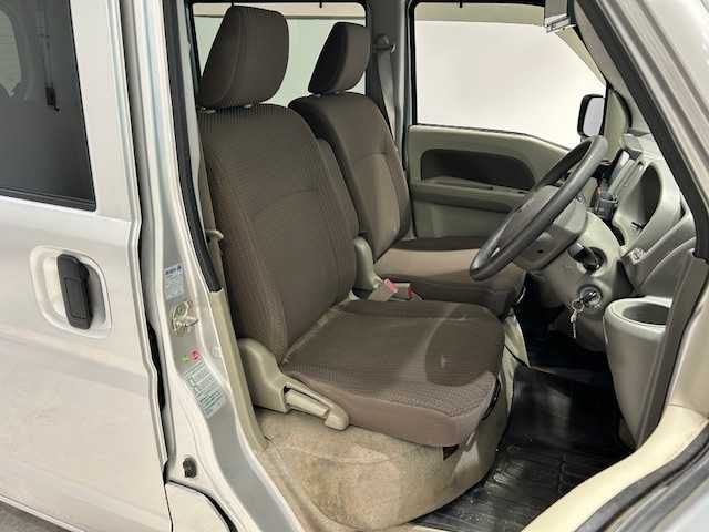 スズキ エブリイ JOIN 宮城県 2019(令1)年 4.2万km シルキーシルバーメタリック 4WD/スズキセーフティサポート/・衝突軽減ブレーキ/・車線逸脱警報装置/・コーナーセンサー/社外ナビ/・型番：CN-RA05WD/・フルセグTV/Bluetooth/CD/DVD/・バックカメラ/両側スライドドア/リモコンキー/・スペアキー/オートライト/・ヘッドライトレベライザー/純正ラバーマット/ドアバイザー/社外AW付スタッドレスタイヤ積込/・145R12 4mm