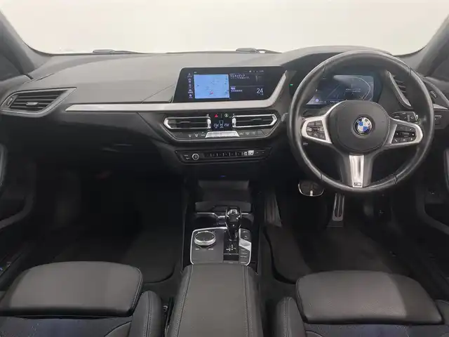 ＢＭＷ ＢＭＷ １１８ｉ Mスポーツ 岡山県 2019(令1)年 2.9万km 白 純正iDrive7/バックカメラ/パーキングアシスト/後退アシスト/Bluetooth/AppleCarPlay/MSP専用サスペンション/MSP専用ハンドル/MSPドアシルプレート/MSPハーフレザーシート/アンビエントライト/ACC/オートマチックトランクゲートオペレーション/コンフォートアクセス/ワイヤレス充電トレイ/走行モード/アクティブPDC/正面衝突警告/車線逸脱警告/車線変更警告/ブレーキAH