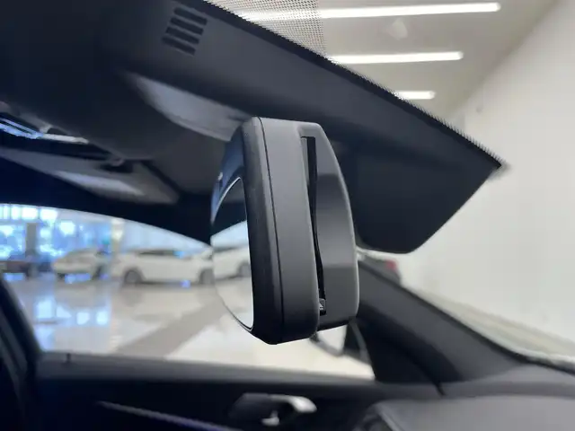 ＢＭＷ ＢＭＷ １１８ｉ Mスポーツ 岡山県 2019(令1)年 2.9万km 白 純正iDrive7/バックカメラ/パーキングアシスト/後退アシスト/Bluetooth/AppleCarPlay/MSP専用サスペンション/MSP専用ハンドル/MSPドアシルプレート/MSPハーフレザーシート/アンビエントライト/ACC/オートマチックトランクゲートオペレーション/コンフォートアクセス/ワイヤレス充電トレイ/走行モード/アクティブPDC/正面衝突警告/車線逸脱警告/車線変更警告/ブレーキAH