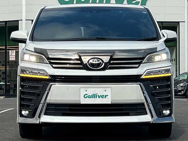 トヨタ ヴェルファイア ゴールデンアイズⅡ 佐賀県 2021(令3)年 3.6万km ホワイトパールクリスタルシャイン ・純正メーカーOPナビ/・デジタルインナーミラー/・バックカメラ/・パーキングサポートブレーキ/・プリクラッシュセーフティ/・ツインムーンルーフ/・安心降車アシスト/・レーダークルーズコントロール/・レーンディパーチャーアラート/・クリアランスソナー/・インテリジェントクリアランスソナー/・ブラインドスポットモニター（ＢＳＭ）/・社外ドライヴレコーダー前後/・両側パワースライドドア/・オットマン/・パワーバックドア/・純正18インチアルミホイール/・LEDヘッドライト/・フォグランプ/・スマートキー/・スペアキー×１