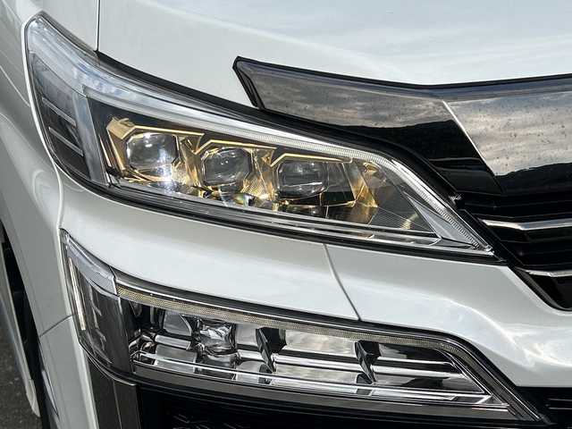 トヨタ ヴェルファイア ゴールデンアイズⅡ 佐賀県 2021(令3)年 3.6万km ホワイトパールクリスタルシャイン ・純正メーカーOPナビ/・デジタルインナーミラー/・バックカメラ/・パーキングサポートブレーキ/・プリクラッシュセーフティ/・ツインムーンルーフ/・安心降車アシスト/・レーダークルーズコントロール/・レーンディパーチャーアラート/・クリアランスソナー/・インテリジェントクリアランスソナー/・ブラインドスポットモニター（ＢＳＭ）/・社外ドライヴレコーダー前後/・両側パワースライドドア/・オットマン/・パワーバックドア/・純正18インチアルミホイール/・LEDヘッドライト/・フォグランプ/・スマートキー/・スペアキー×１