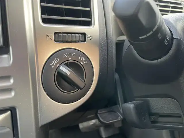 日産 エクストレイル X 島根県 2007(平19)年 8.8万km ダイヤモンドシルバー 純正ＨＤＤナビ/AM/FM　/地デジ　/ＤＶＤ再生　/ＥＴＣ　/前席シートヒーター　/スマートキー　/純正１６インチアルミホイール