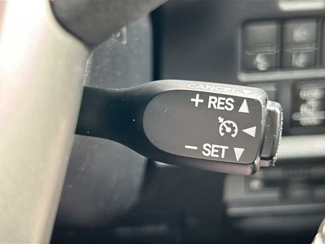トヨタ ノア ハイブリッド Si ダブルバイビーⅡ 東京都 2020(令2)年 3.1万km ブラック ワンオーナー/Toyota Safety Sense/・PCS(プリクラッシュセーフティー)/・LDA(レーンディパーチャアラー)/・オートマチックハイビーム/・先行車発進告知機能/クルーズコントロール/クリアランスソナー/TOYOTA純正１０インチナビ/【フルセグ・Bluetooth】/フリップダウンモニター/バックカメラ/前方ドライブレコーダー/両側パワースライドドア/シートヒーター（運転席・助手席）/純正16インチアルミ/純正フロアマット/スマートキー/スペアキー/保証書/取説